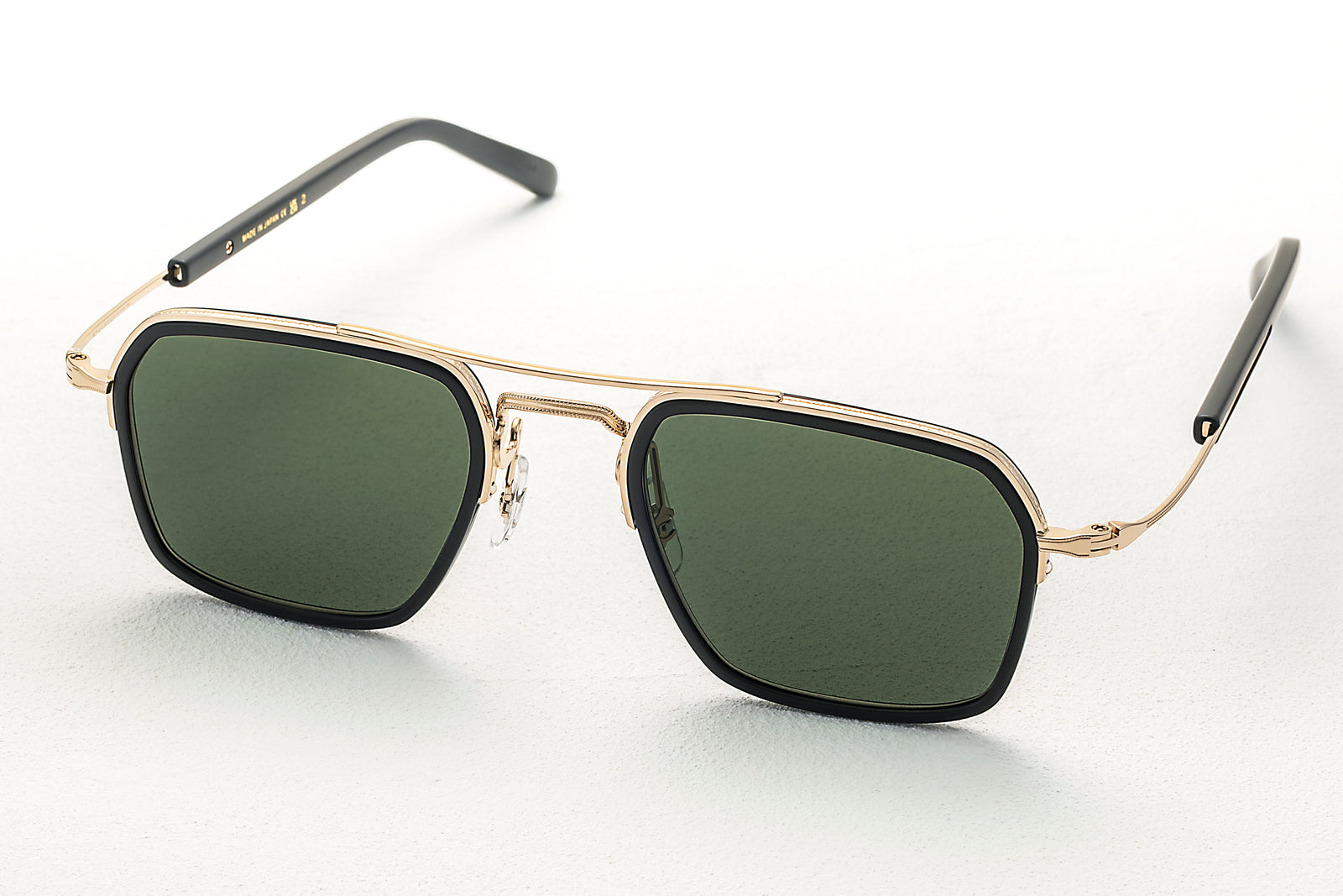 マッジュ　サングラス AT SQUARE 01 BLACK FRAME DARK SMOKE LENS – The Silent Soul